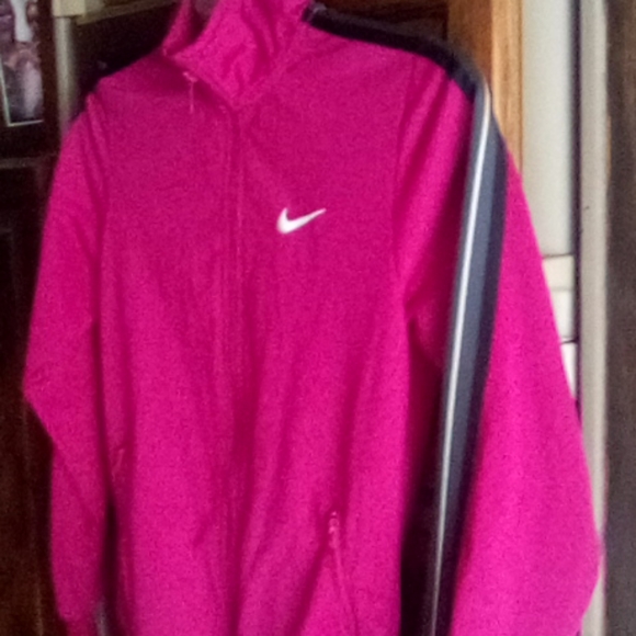 Nike zip up jacket - Picture 2 of 3
